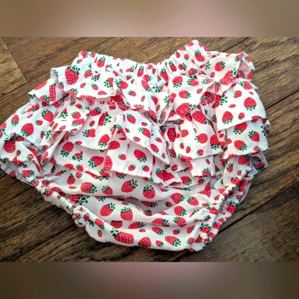 Strawberry Print Ruffled Baby Bloomers 0-12 Months